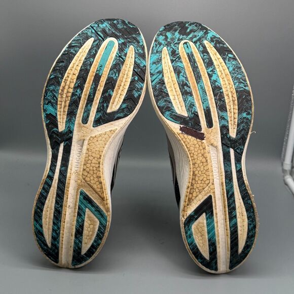 Athletic_Shoes